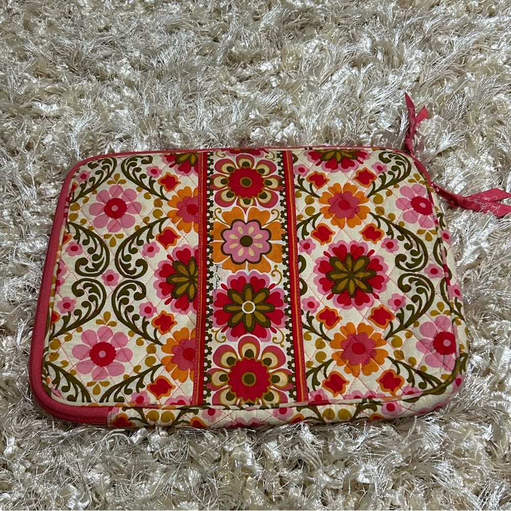 Vera Bradley | Laptop Case Flower Pattern - Picture 2 of 9